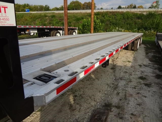 2013 FONTAINE For Rent-53 x 102  container lock drop deck CA leg - image 5 of 6