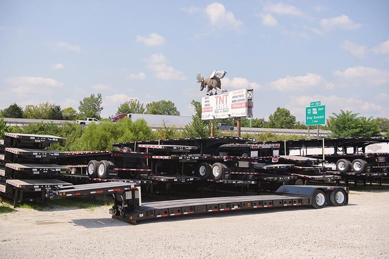 2016 FONTAINE RENT ME! Fontaine 40 ton Lowboy RGN - image 1 of 6