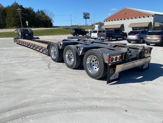 2024 TRAIL KING 55 TON HYDRAULIC RGN W/ PONY MOTOR - image 6 of 6