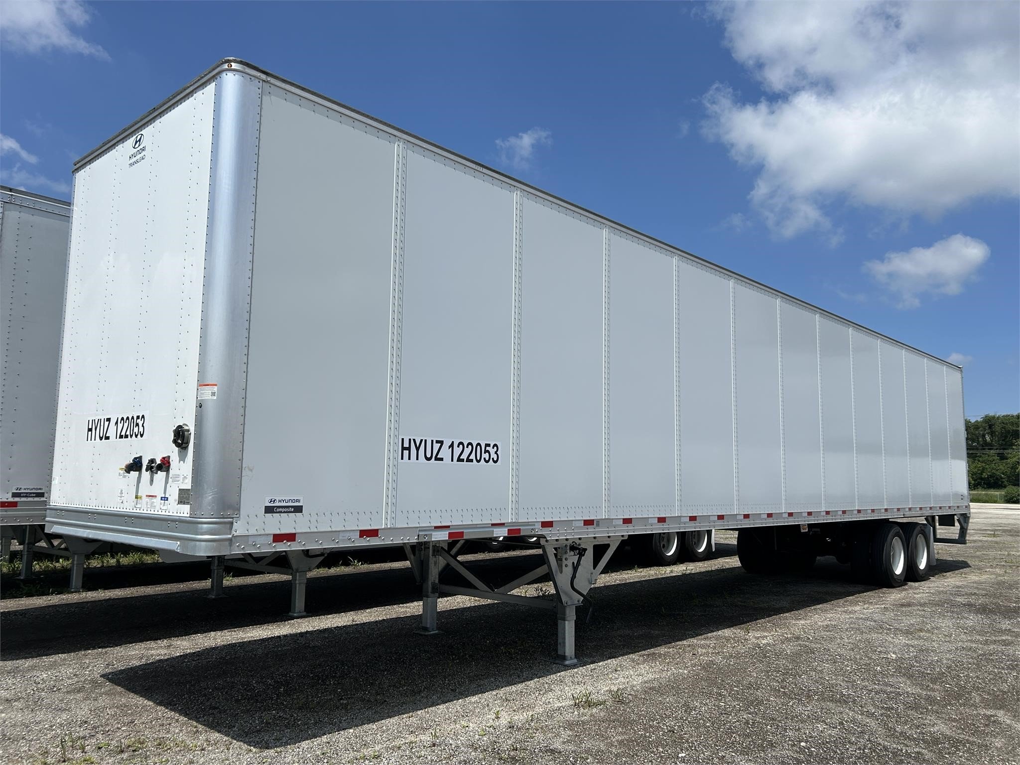 2025 HYUNDAI (QTY:10) 53' HT COMPOSITE DRY VAN SLIDING TANDEM - image 1 of 6