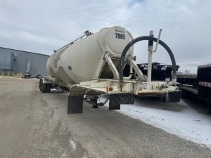 1999 HEIL 1040 CU. FT. PNEUMATIC BULK TANK 9044438280